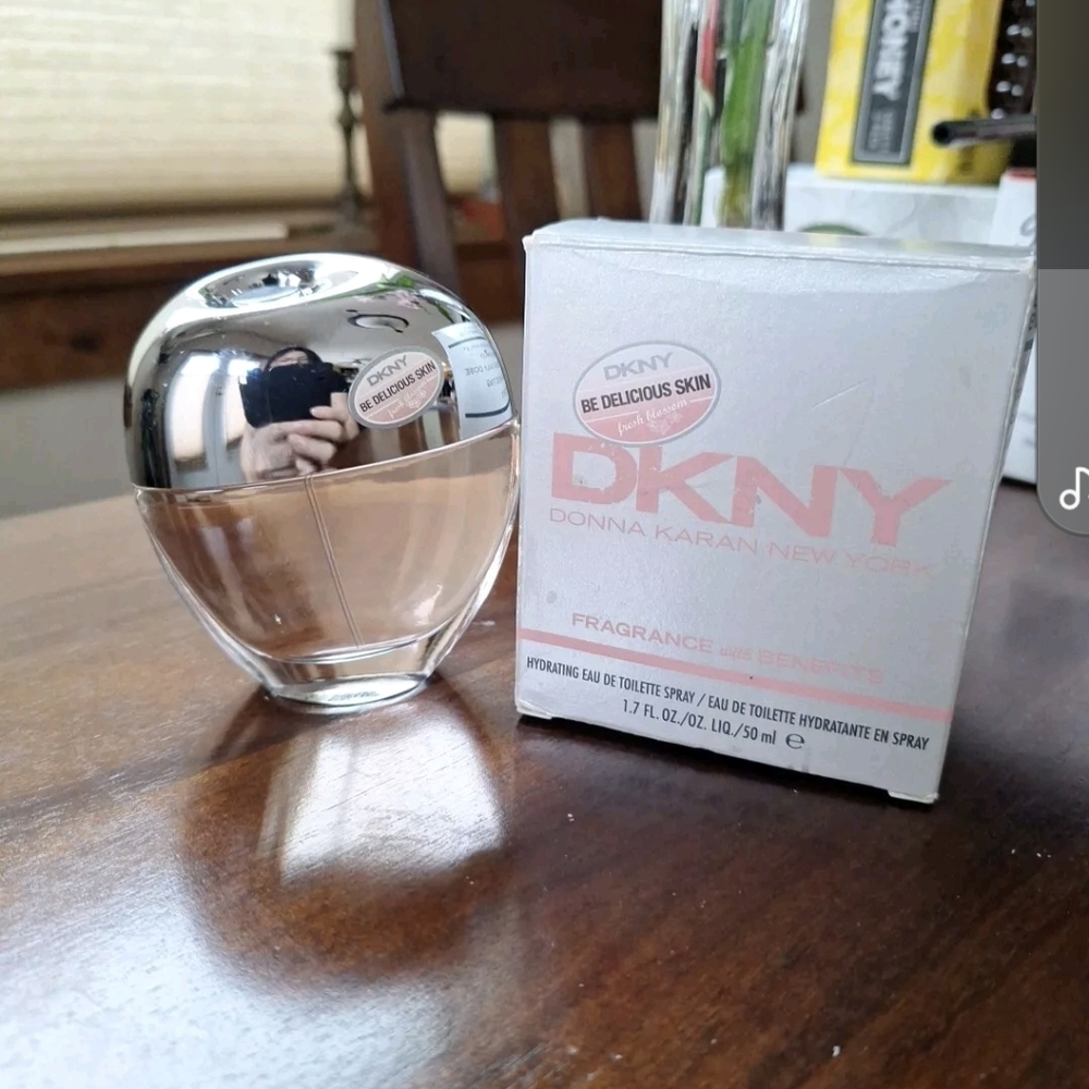 New in Box! DKNY Donna Karen NY Hydrating EDT Spray 50ml